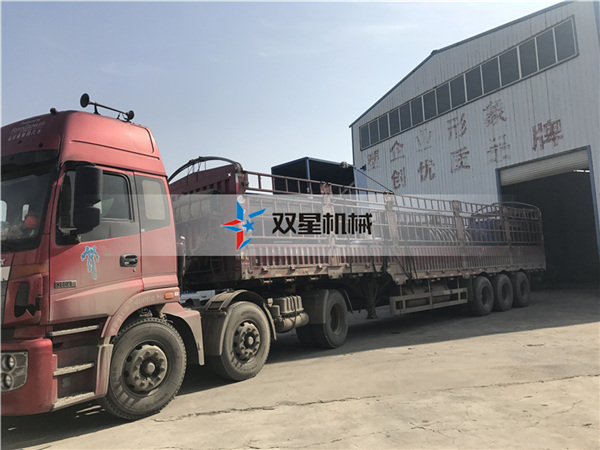<a href='http://www.94mmp.cn/psj/845.html' target='_blank'><span>金屬破碎機</span></a>設備1400型發(fā)貨現(xiàn)場