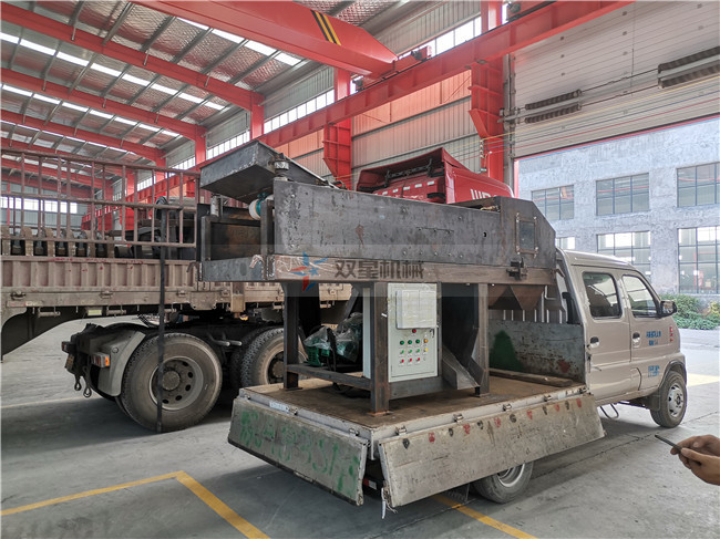 <a href='http://www.94mmp.cn/' target='_blank'><span>廢鋼破碎機</span></a>渦電流分選機發(fā)貨現(xiàn)場實拍