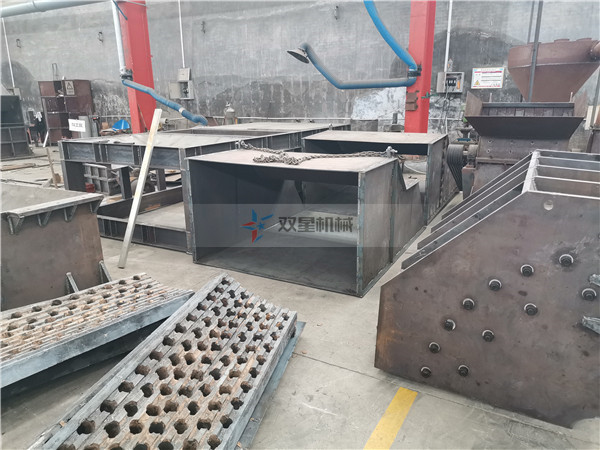 <a href='http://www.94mmp.cn/' target='_blank'><span>廢鋼破碎機</span></a>廠家設備生產現(xiàn)場