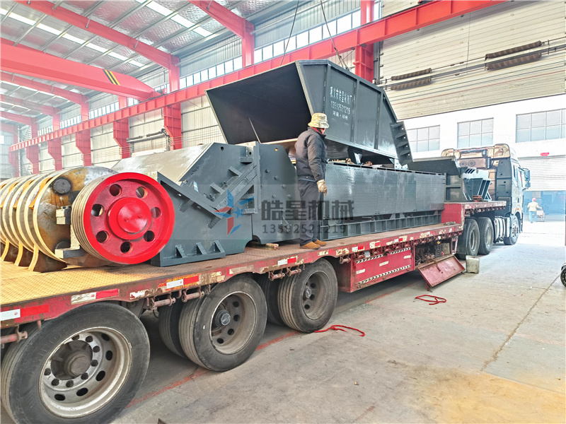 1600<a href='http://www.94mmp.cn/feilv/852.html' target='_blank'><span>鋁合金破碎機(jī)</span></a>廠家設(shè)備發(fā)往四川